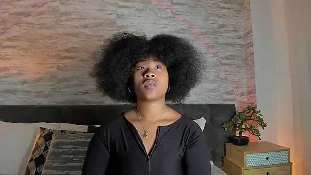 Snapshot of Anneth__M chatting on November 25, 2025, 7:36 pm Anneth M online show from November 25, 2025, 7:36 pm