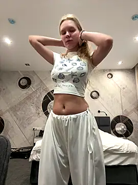 Snapshot of Ketitull chatting on September 12, 2025, 4:23 am Ketitull online show from September 12, 2025, 4:23 am