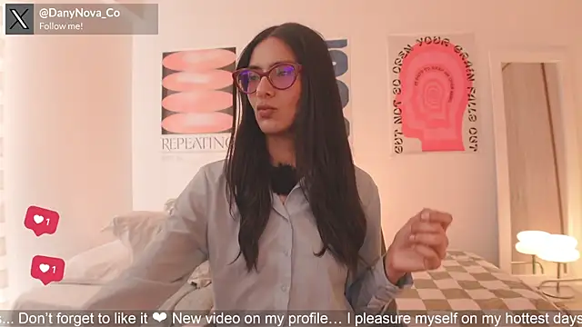 Snapshot of DanyNova_Co chatting on April 22, 2026, 9:05 pm DanyNova Co online show from April 22, 2026, 9:05 pm