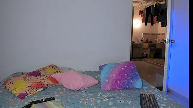 Snapshot of thamara26 chatting on February 11, 2026, 2:05 am thamara26 online show from February 11, 2026, 2:05 am