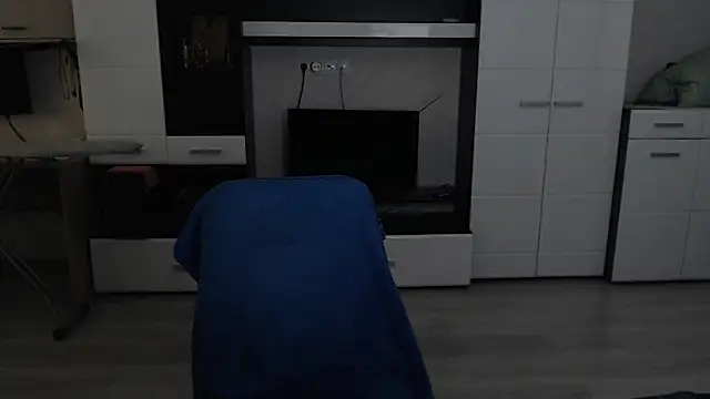 angryzan online show from March 5, 2025, 7:16 am