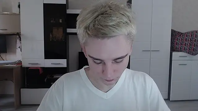 angryzan online show from March 13, 2025, 5:33 am