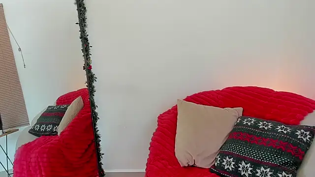 Snapshot of SofiMeza chatting on December 17, 2025, 4:46 pm SofiMeza online show from December 17, 2025, 4:46 pm