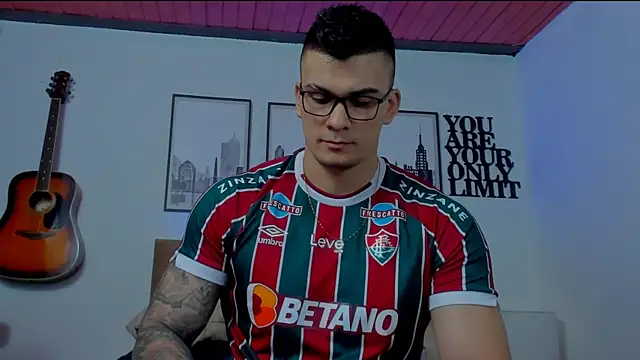 Snapshot of seancarreraa chatting on January 7, 2025, 9:35 pm seancarreraa online show from January 7, 2025, 9:35 pm