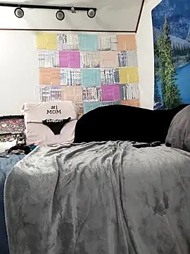 Venus22cumin online show from November 20, 2025, 4:01 am