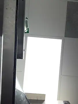 hailzeffn online show from April 4, 2026, 11:18 am