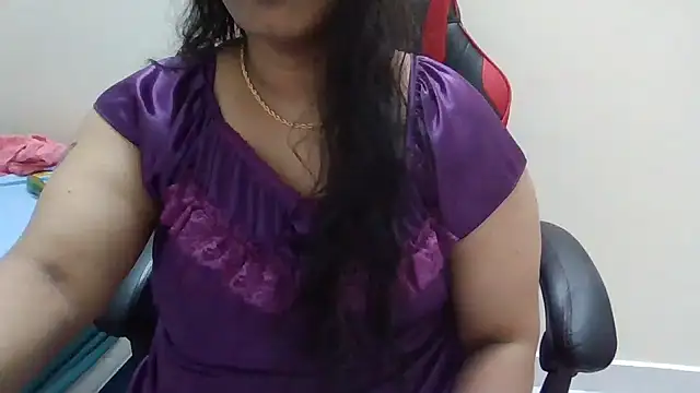 Snapshot of Mystic-Anu chatting on December 5, 2024, 3:17 pm Mystic-Anu online show from December 5, 2024, 3:17 pm