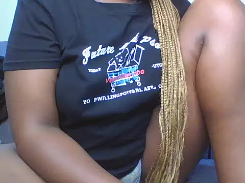 Snapshot of prettynina chatting on November 3, 2025, 8:43 pm prettynina online show from November 3, 2025, 8:43 pm