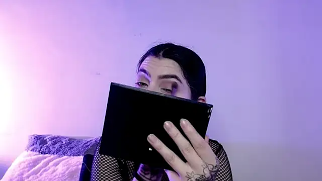 Snapshot of sophy_rock chatting on November 12, 2025, 5:13 pm sophy rock online show from November 12, 2025, 5:13 pm