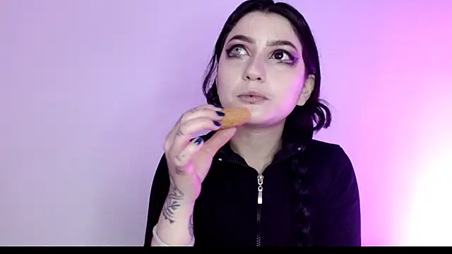 Snapshot of sophy_rock chatting on November 29, 2025, 3:37 pm sophy rock online show from November 29, 2025, 3:37 pm