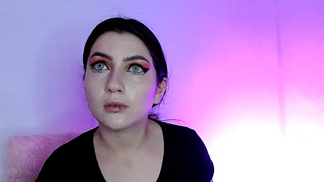 Snapshot of sophy_rock chatting on December 15, 2025, 9:19 pm sophy rock online show from December 15, 2025, 9:19 pm