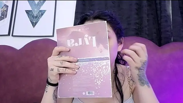 Snapshot of sophy_rock chatting on May 9, 2026, 2:33 pm sophy rock online show from May 9, 2026, 2:33 pm