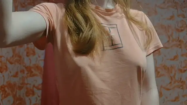 Snapshot of strawberrysmoothie chatting on February 5, 2025, 11:06 pm strawberrysmoothie online show from February 5, 2025, 11:06 pm