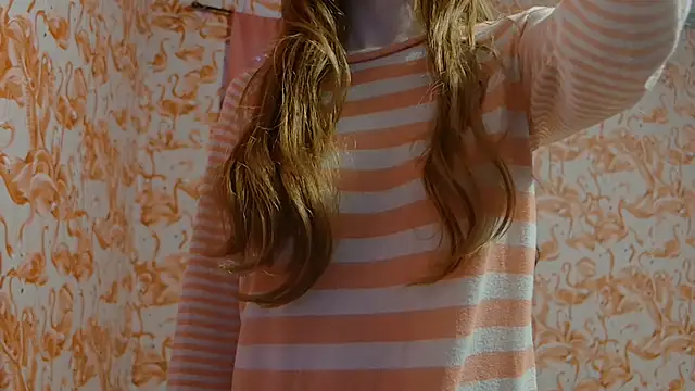 Snapshot of strawberrysmoothie chatting on October 27, 2025, 8:24 pm strawberrysmoothie online show from October 27, 2025, 8:24 pm