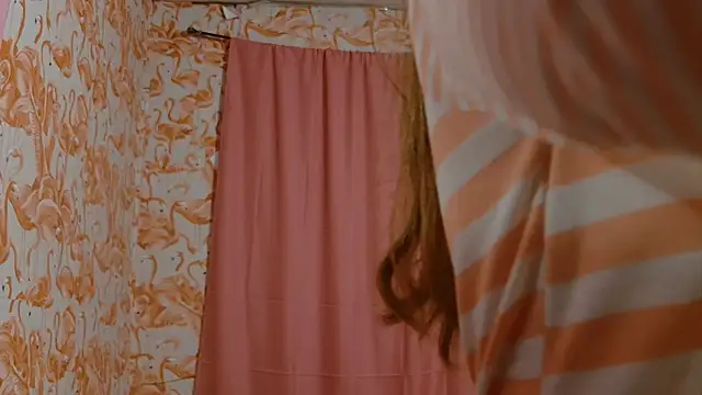 Snapshot of strawberrysmoothie chatting on November 11, 2025, 12:43 am strawberrysmoothie online show from November 11, 2025, 12:43 am