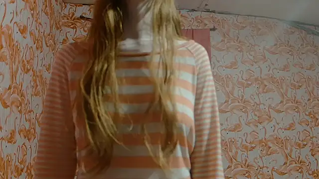 Snapshot of strawberrysmoothie chatting on November 11, 2025, 10:43 pm strawberrysmoothie online show from November 11, 2025, 10:43 pm