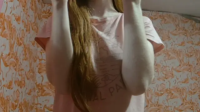 Snapshot of strawberrysmoothie chatting on December 14, 2025, 10:36 pm strawberrysmoothie online show from December 14, 2025, 10:36 pm