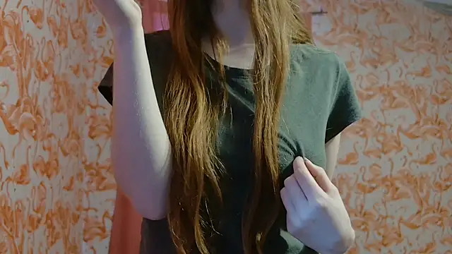 strawberrysmoothie online show from February 12, 2026, 9:21 pm