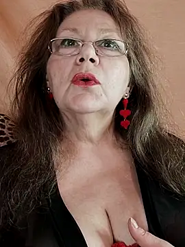 Snapshot of Snezhana chatting on February 7, 2026, 6:11 pm Snezhana online show from February 7, 2026, 6:11 pm