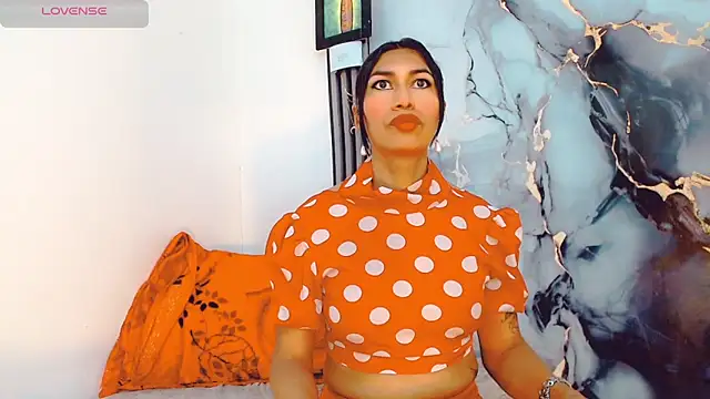 khiara moretti online show from November 12, 2025, 11:21 am