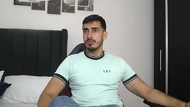 Snapshot of muscle_ares chatting on February 7, 2025, 1:43 pm muscle ares online show from February 7, 2025, 1:43 pm