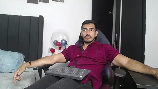 Snapshot of muscle_ares chatting on March 13, 2025, 3:50 pm muscle ares online show from March 13, 2025, 3:50 pm