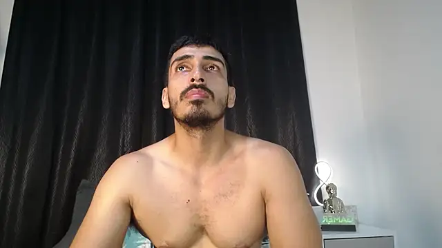 Snapshot of muscle_ares chatting on October 6, 2025, 12:30 am muscle ares online show from October 6, 2025, 12:30 am