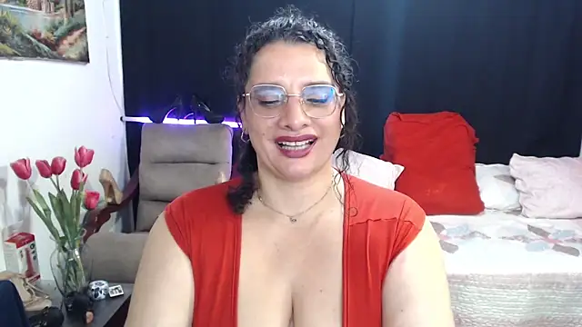 Snapshot of Aleja_Gonzales chatting on April 2, 2026, 12:47 pm Aleja Gonzales online show from April 2, 2026, 12:47 pm