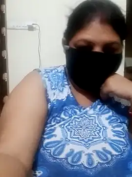 Snapshot of Shoni__ chatting on December 2, 2024, 5:15 pm Shoni online show from December 2, 2024, 5:15 pm