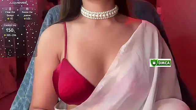 Royal girl 1 online show from April 24, 2026, 4:20 pm