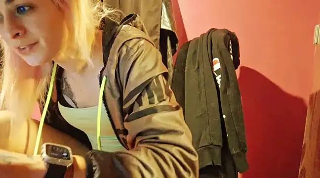 Snapshot of watermellonpussy chatting on January 17, 2025, 5:11 am watermellonpussy online show from January 17, 2025, 5:11 am