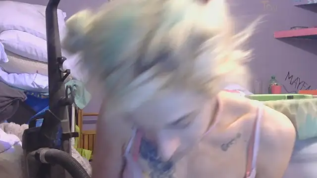 Snapshot of watermellonpussy chatting on November 15, 2025, 5:27 am watermellonpussy online show from November 15, 2025, 5:27 am