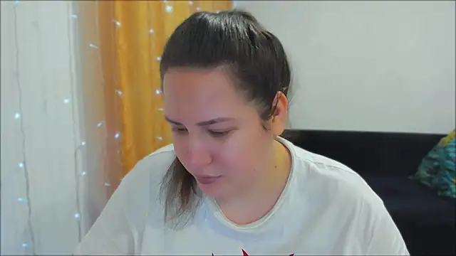  madalexa  online show from October 27, 2025, 3:05 pm