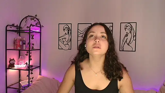Megan Rodrigo online show from October 8, 2025, 7:11 pm