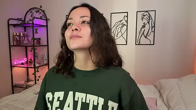 Megan Rodrigo online show from November 22, 2025, 3:55 pm