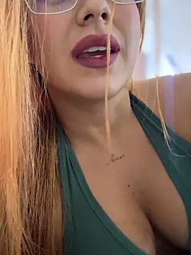 Amber Martins  online show from February 3, 2026, 11:21 pm