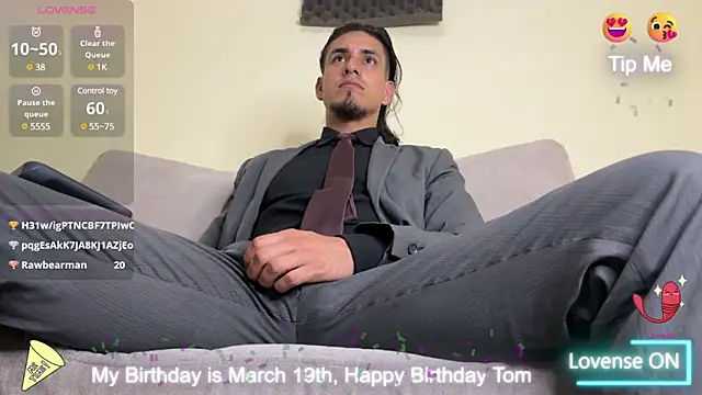 Snapshot of Tom_blunt96 chatting on March 19, 2025, 10:00 am Tom blunt96 online show from March 19, 2025, 10:00 am