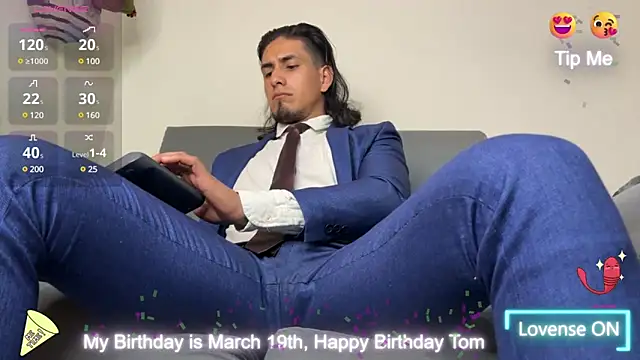 Snapshot of Tom_blunt96 chatting on March 22, 2025, 6:36 pm Tom blunt96 online show from March 22, 2025, 6:36 pm