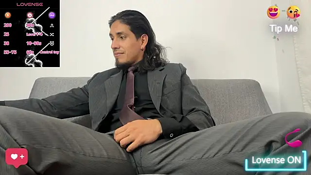 Snapshot of Tom_blunt96 chatting on October 16, 2025, 7:15 pm Tom blunt96 online show from October 16, 2025, 7:15 pm