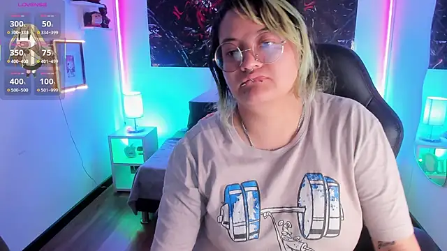 lucky-leah online show from October 23, 2025, 3:28 am