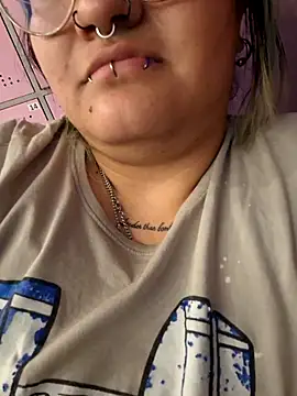 lucky-leah online show from November 20, 2025, 3:50 am