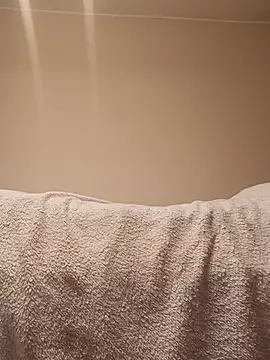 niesmialy39oon online show from February 22, 2026, 7:56 pm