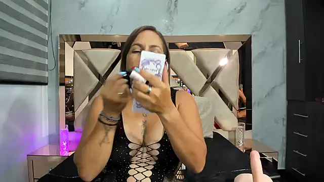 Susy wisee online show from February 13, 2025, 6:41 am