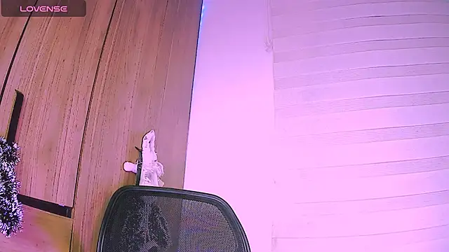 Snapshot of Candy_beauty chatting on December 6, 2024, 5:53 am Candy beauty online show from December 6, 2024, 5:53 am