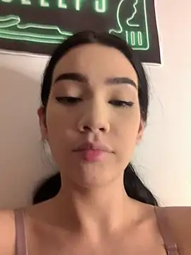 Ambar R0SSE online show from March 22, 2025, 4:45 am