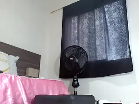 Snapshot of Mila_cams1_ chatting on January 26, 2025, 1:15 pm Mila cams1 online show from January 26, 2025, 1:15 pm