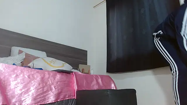 Snapshot of Mila_cams1_ chatting on February 12, 2025, 9:20 am Mila cams1 online show from February 12, 2025, 9:20 am