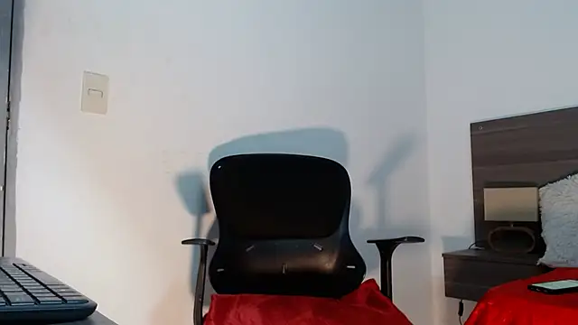 Mila cams1  online show from February 22, 2026, 10:47 am