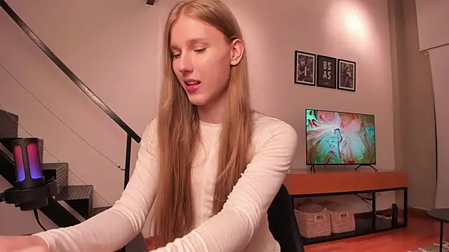 Mira Lite online show from April 6, 2026, 2:42 am