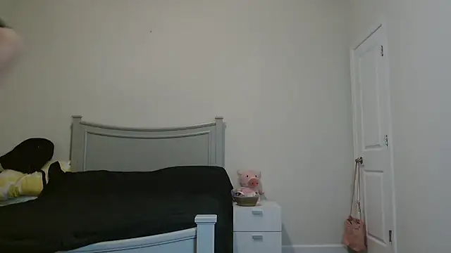 Snapshot of Crazyfunroom chatting on January 15, 2025, 5:29 am Crazyfunroom online show from January 15, 2025, 5:29 am